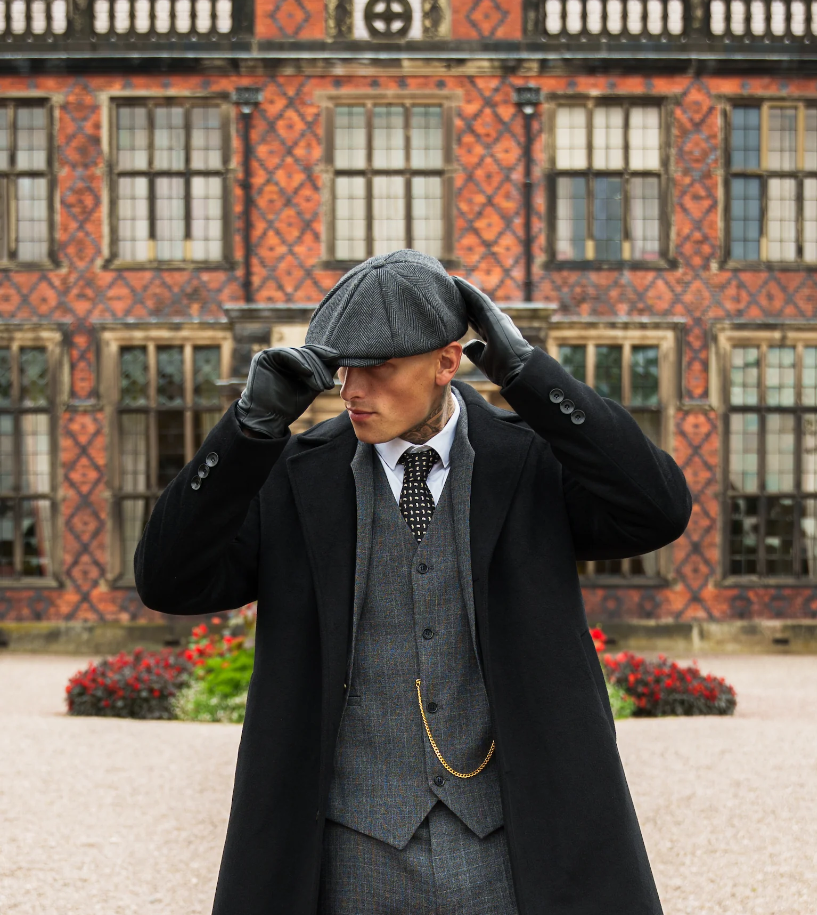Les gants en cuir et le béret Olivier