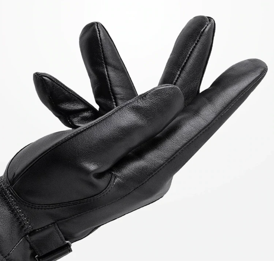 Les gants en cuir et le béret Olivier