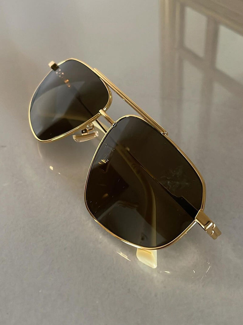 Les lunettes de soleil Claire