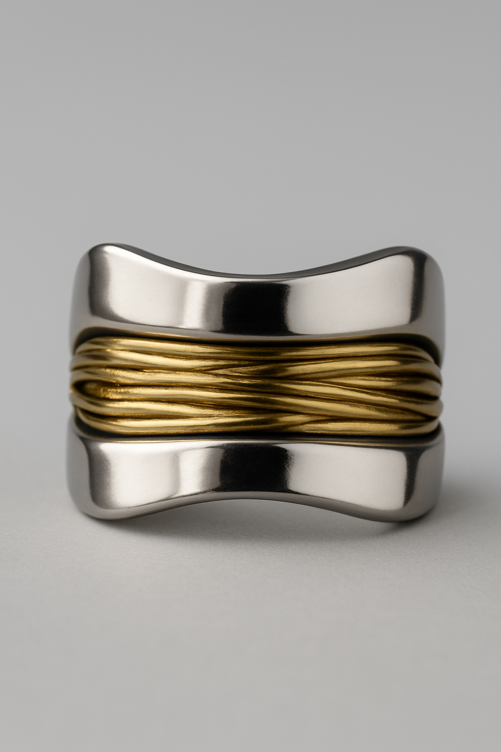 La bague Léonore