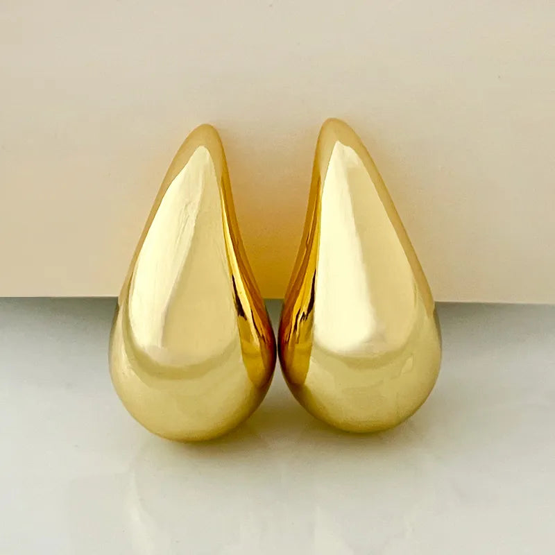 Les boucles d’oreilles Colette