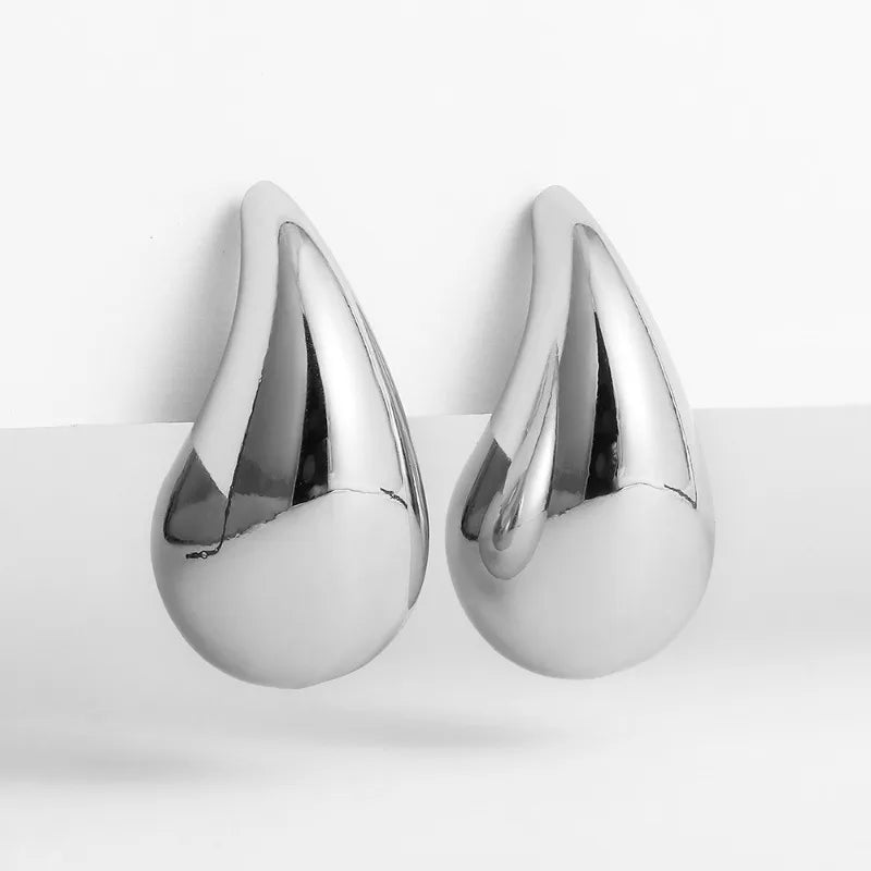 Les boucles d’oreilles Colette