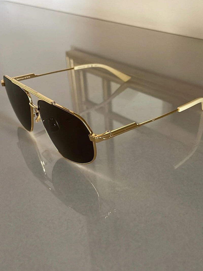 Les lunettes de soleil Claire