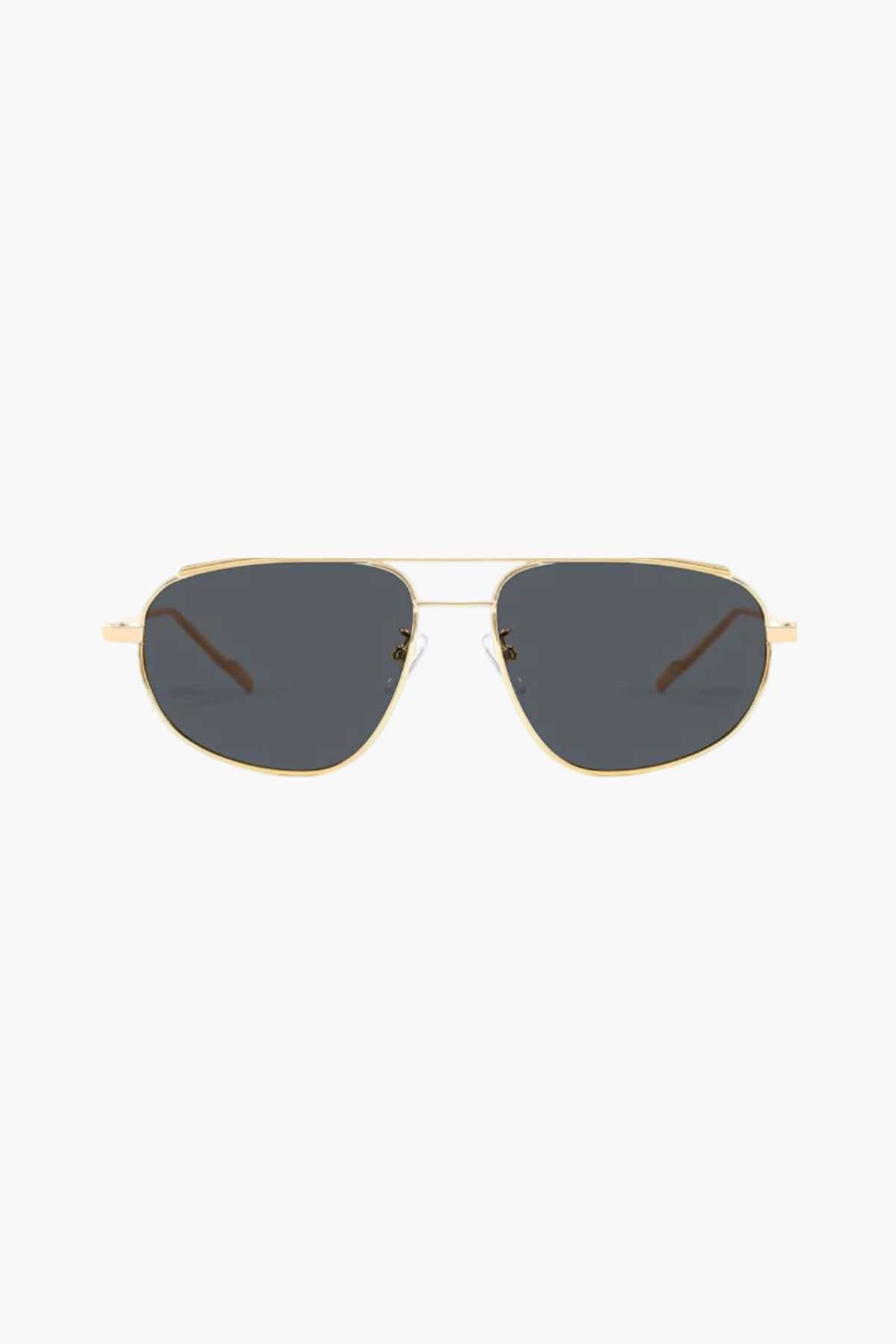 Les lunettes de soleil Claire