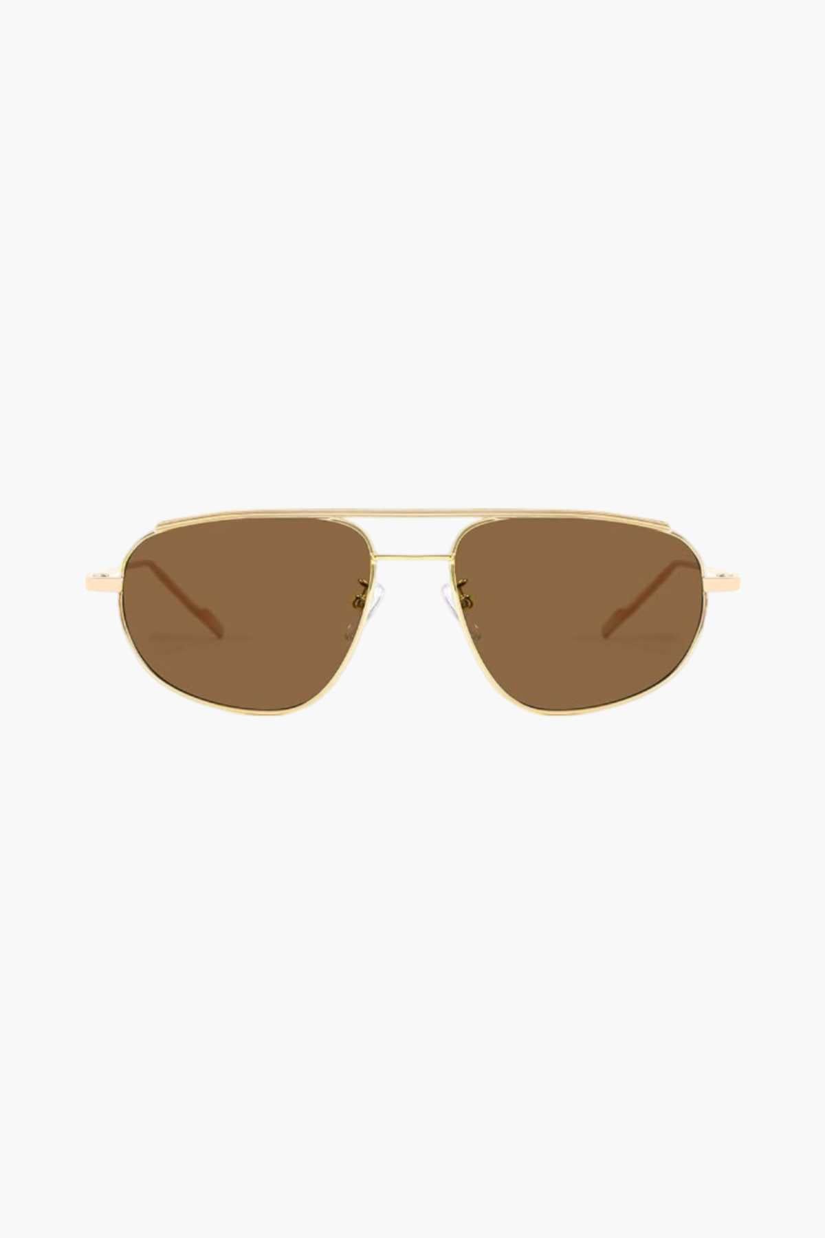 Les lunettes de soleil Claire